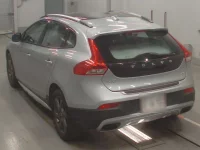 Volvo V40 лот № 38151 оценка 4  с аукциона в Японии 5