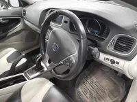 Volvo V40 лот № 38151 оценка 4  с аукциона в Японии 6
