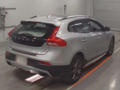 Volvo V40  с аукциона в Японии
