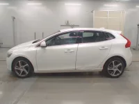 Volvo V40 лот № 50101 оценка 3.5  с аукциона в Японии 3