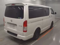 Toyota HIACE VAN лот № 30616 оценка 3.5  с аукциона в Японии 1