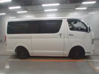 Toyota HIACE VAN лот № 30616 оценка 3.5  с аукциона в Японии 2