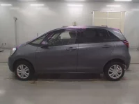 Honda FIT лот № 30615 оценка 4  с аукциона в Японии 3