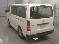 Toyota HIACE VAN лот № 30490 оценка 3.5  с аукциона в Японии 5