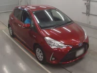 Toyota VITZ лот № 30607 оценка 3.5  с аукциона в Японии 4