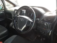 Toyota NOAH лот № 30600 оценка 4  с аукциона в Японии 6