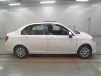 Toyota COROLLA AXIO лот № 30552 оценка 4  с аукциона в Японии 2