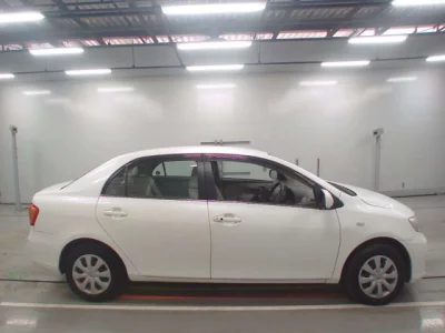 Toyota COROLLA AXIO  с аукциона в Японии
