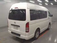 Toyota HIACE VAN лот № 30595 оценка RA  с аукциона в Японии 1