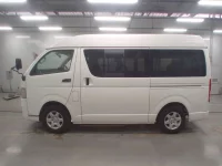 Toyota HIACE VAN лот № 30595 оценка RA  с аукциона в Японии 3