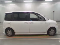 Toyota SIENTA лот № 10308 оценка 3  с аукциона в Японии 2