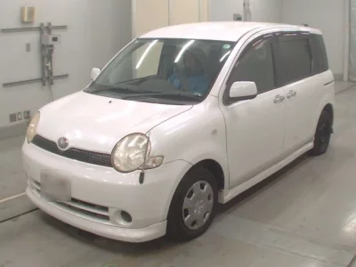 Toyota SIENTA  с аукциона в Японии