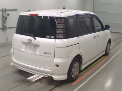 Toyota SIENTA  с аукциона в Японии