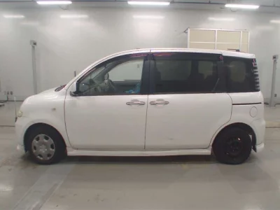 Toyota SIENTA  с аукциона в Японии