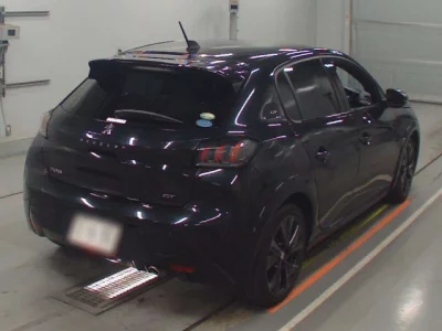 Peugeot 208  с аукциона в Японии