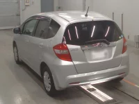 Honda FIT лот № 30601 оценка 3.5  с аукциона в Японии 5