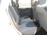 Honda FIT лот № 10390 оценка 3  с аукциона в Японии 9