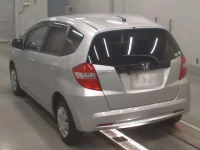 Honda FIT лот № 30556 оценка 4  с аукциона в Японии 4