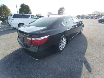 Lexus LS460L