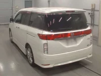 Nissan ELGRAND лот № 10364 оценка 3.5  с аукциона в Японии 5