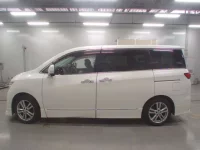 Nissan ELGRAND лот № 10364 оценка 3.5  с аукциона в Японии 3