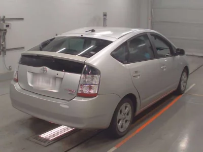 Toyota Prius  с аукциона в Японии