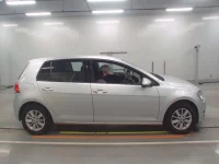 Volkswagen GOLF лот № 38238 оценка 4  с аукциона в Японии 2