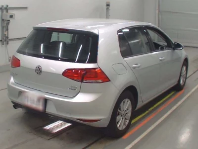Volkswagen GOLF  с аукциона в Японии