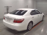 Lexus LS лот № 30643 оценка 4  с аукциона в Японии 1
