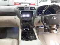 Lexus LS лот № 30643 оценка 4  с аукциона в Японии 8