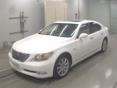 Lexus LS  с аукциона в Японии