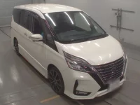 Nissan SERENA лот № 33220 оценка 3.5  с аукциона в Японии 4