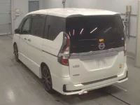 Nissan SERENA лот № 33220 оценка 3.5  с аукциона в Японии 5