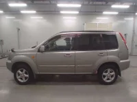 Nissan X-TRAIL лот № 10408 оценка 3  с аукциона в Японии 3