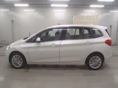 BMW 2-Series  с аукциона в Японии