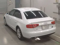 Audi A4 лот № 38223 оценка 4  с аукциона в Японии 5