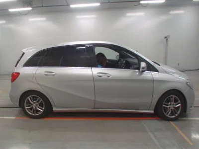 Mercedes-Benz B CLASS
