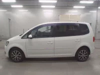 Volkswagen GOLF TOURAN лот № 38204 оценка 4  с аукциона в Японии 3