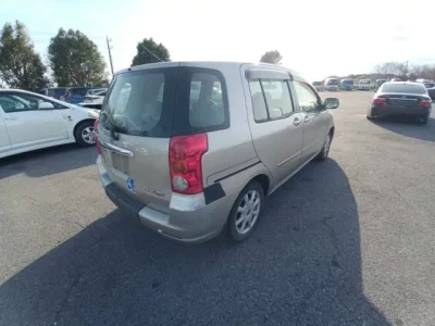 Toyota RAUM