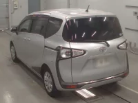 Toyota SIENTA лот № 30661 оценка 4.5  с аукциона в Японии 5