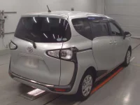 Toyota SIENTA лот № 30661 оценка 4.5  с аукциона в Японии 1