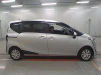Toyota SIENTA лот № 30661 оценка 4.5  с аукциона в Японии 2