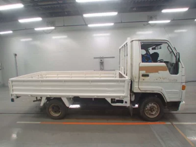 Toyota HIACE TRUCK  с аукциона в Японии