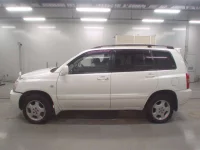 Toyota KLUGER лот № 30649 оценка 3.5  с аукциона в Японии 3