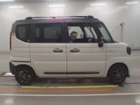 Suzuki SPACIA GEAR лот № 645 оценка 5  с аукциона в Японии 2