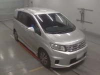 Honda FREED лот № 30694 оценка 4  с аукциона в Японии 4
