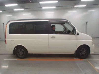 Honda STEP WAGON  с аукциона в Японии