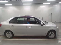 Toyota COROLLA AXIO лот № 30638 оценка 4  с аукциона в Японии 2