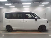 Honda STEP WAGON лот № 33196 оценка 4.5  с аукциона в Японии 2