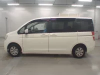 Honda STEP WAGON лот № 30705 оценка 4  с аукциона в Японии 3
